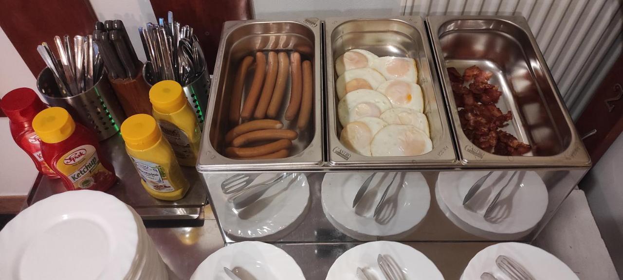 布尔诺 H+M膳食旅馆酒店 外观 照片